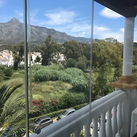 In Urb Dama De Noche Puerto Banus *