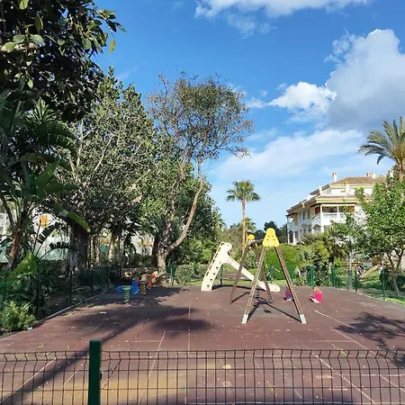 In Urb Dama De Noche Puerto Banus