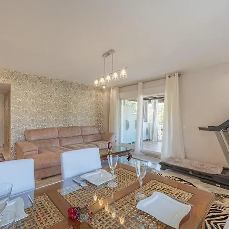 Apartment In Urb Dama De Noche Puerto Banus