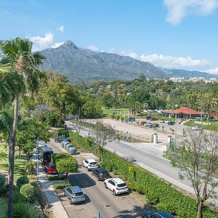 Apartment In Urb Dama De Noche Puerto Banus Marbella