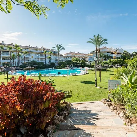 Apartment In Urb Dama De Noche Puerto Banus