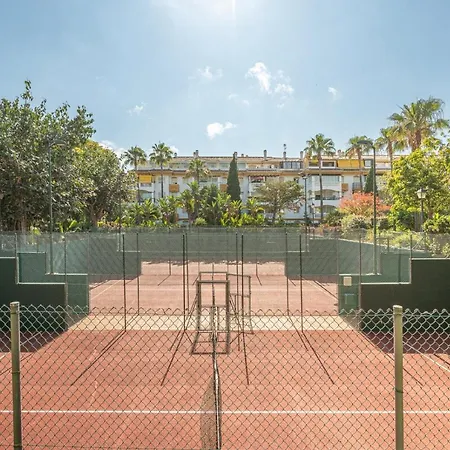 In Urb Dama De Noche Puerto Banus