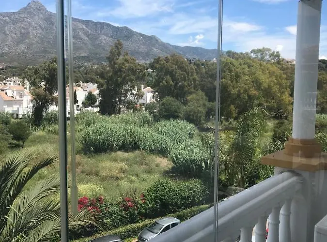 In Urb Dama De Noche Puerto Banus *