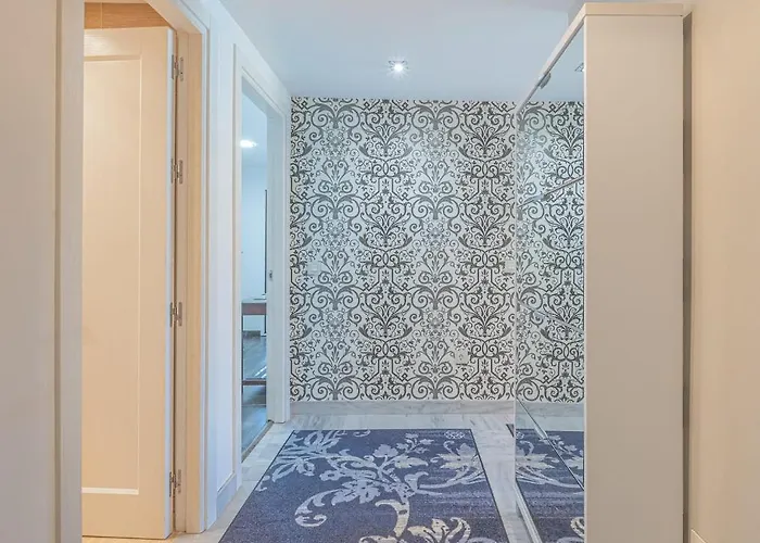 Apartment In Urb Dama De Noche Puerto Banus Marbella