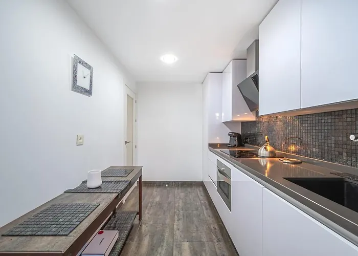 In Urb Dama De Noche Puerto Banus アパート