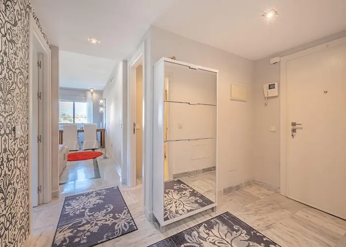 In Urb Dama De Noche Puerto Banus * マルベーリャ