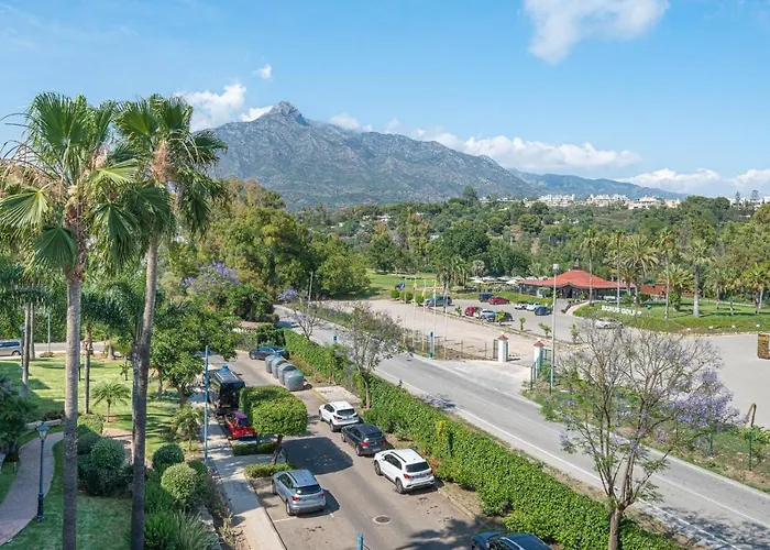 Apartment In Urb Dama De Noche Puerto Banus Marbella