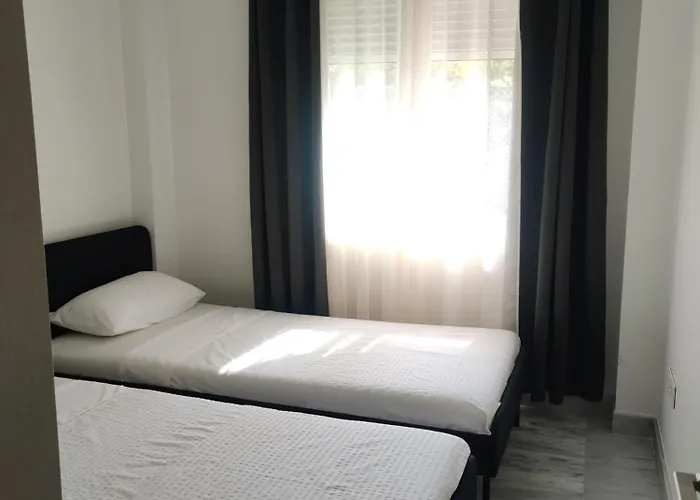 In Urb Dama De Noche Puerto Banus マルベーリャ