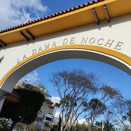 In Urb Dama De Noche Puerto Banus Lägenhet Marbella