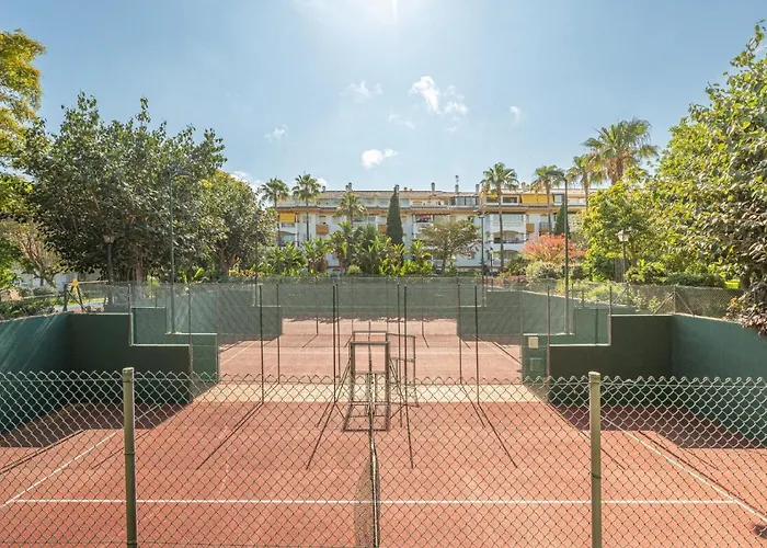 In Urb Dama De Noche Puerto Banus